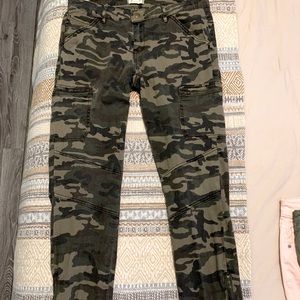 Women Army print cargo pants